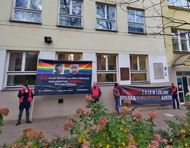 Miniatura: Akcja aktywistów od Kai Godek pod szkołą....