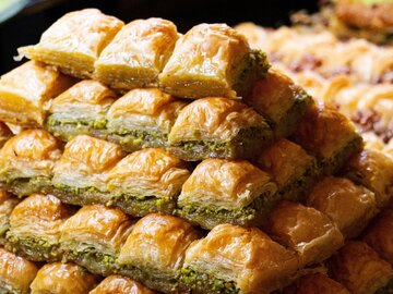 Skąd pochodzi deser baklava?