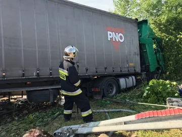 Ciężarówka śmiertelnie przygniotła kierowcę 
