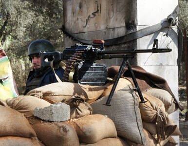 Miniatura: Syryjski bojownik wycina i zjada serce...