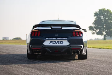 Ford Mustang Dark Horse R 