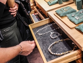 Nieoficjalnie: łupem złodziei padła biżuteria warta milion euro....