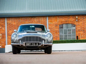 Aston Martin DB5 z 1965 roku – auto Jamesa Bonda 