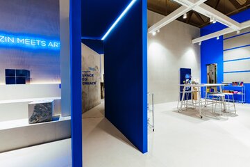 Stoisko Grupa Tubądzin na Salone del Mobile 2026 – immersyjna przestrzeń inspirowana pracownią artysty redefiniuje rolę ceramiki w architekturze 