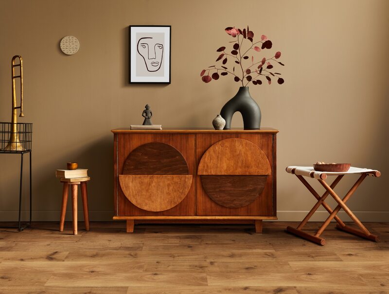 Drewniana podłoga w salonie