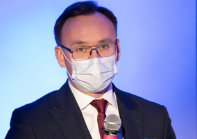 „Już raz pan musiał połykać własny język”. Robert Mazurek „dociskał”...