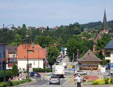 Miniatura: Koronawirus na koloniach, weselach i...