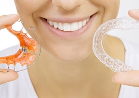 Szczerbaty uśmiech Dr Smile. Pacjenci piszą do UOKiK i szukają prawników