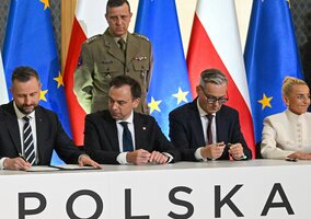 Miniatura: Polacy o podpisaniu umowy SAFE. Wyniki...