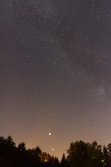 Księżyc i Mars (poniżej Księżyca) 