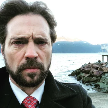 Jason Priestley wcielał się w rolę Brandona Walsha