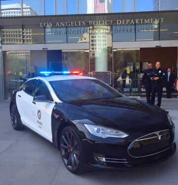Tesla policji z&nbsp;Los Angeles