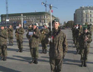 Miniatura: 700 mundurowych ćwiczy w Warszawie....