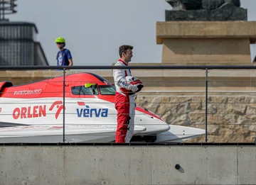 Wyścig ORLEN: Kubica w bolidzie, Marszałek w motorowodnym bolidzie 