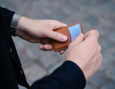Miniatura: Skarbówka prześwietla konta i karty...