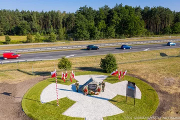Trasa S8 ma nową nazwę: Trasa Bohaterów Bitwy Warszawskiej 1920 r. 