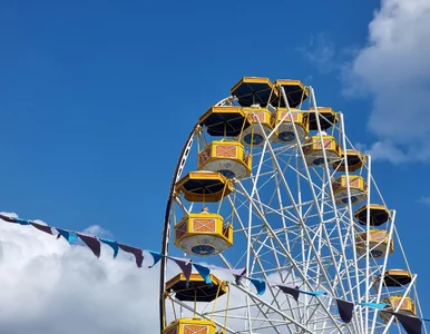 Miniatura: Kolorowy park rozrywki w uzdrowisku....