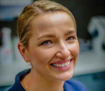 Dr Izabela Sierpińska, lekarz stomatolog