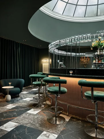 Wnętrza kultowego hotelu Torni w Helsinkach, projekt Fyra v2com, 5941-01