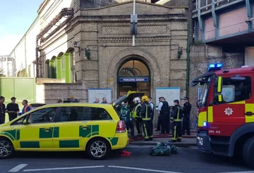 Służby na stacji metra Parsons Green 