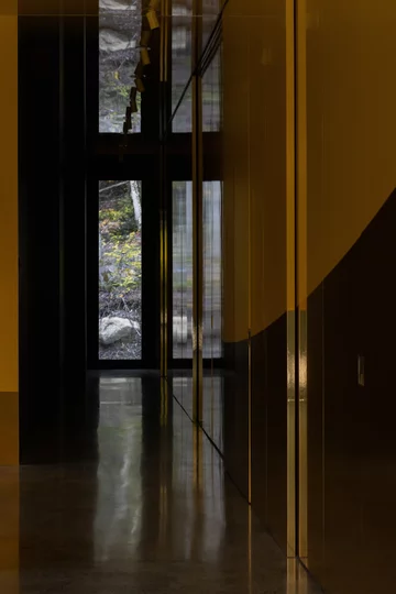 Leśny azyl miłośników sztuki, projekt Studio Jean Verville architectes v2com, 1010-16, Studio Jean Verville