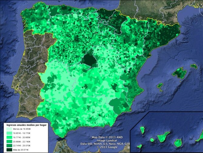 Dochody na gospodarstwo domowe w Hiszpanii. Mapa pozwala zrozumieć żądania niepodległościowe Kraju Basków i Katalonii &#8211; doskonale odznaczają się wysokimi dochodami w porównaniu do reszty kraju. Ciemna wyspa to Madryt