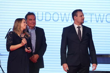 Innowatory „Wprost” 2015 Gala była zwieńczeniem V edycji rankingu najbardziej innowacyjnych polskich przedsiębiorstw prowadzonego przez tygodnik „Wprost” od 2011 r. Statuetki INNOWATORÓW trafiają do najlepszych firm w najbardziej dynamicznych sektorach gospodarki. Sektory te to: