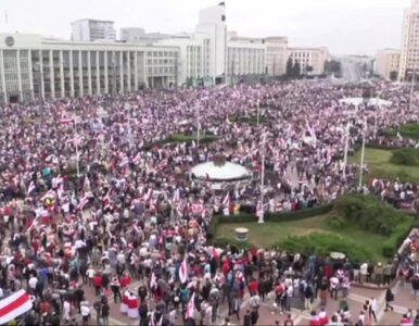 Miniatura: Wielka manifestacja w centrum Mińska....