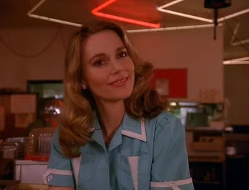 Peggy Lipton (Norma Jennings) 