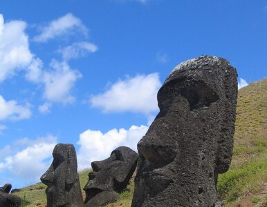 Miniatura: Tajemnicze posągi na Wyspie Wielkanocnej....