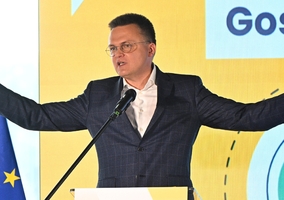 Hołownia skasuje 800+? „Trzeba będzie się nad tym zastanowić”