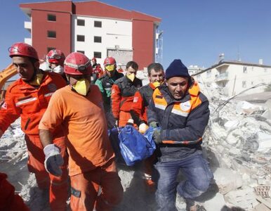 Miniatura: Trzęsienie w Turcji pochłonęło 264 istnienia