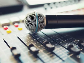 Miniatura: QUIZ. Masz muzykę we krwi? Dokończ słowa...