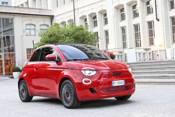 Fiat 500 (RED) 