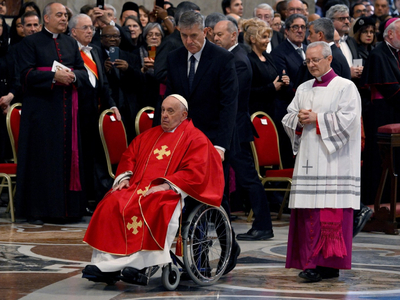 Miniatura: Wielki Piątek w Watykanie. Papież...