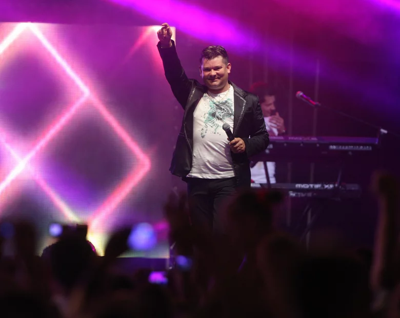 Miniatura: Zenek Martyniuk: Moja żona nie gustuje w...