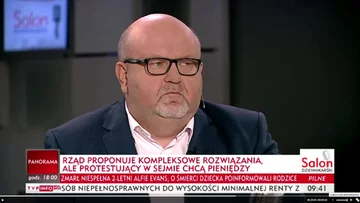 Paski informacyjne w TVP Info 