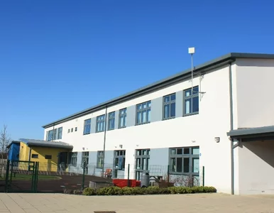 Miniatura: Szkoły walczą o pieniądze. Nie ma reklam -...