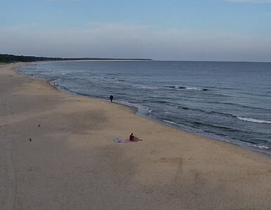 Miniatura: Plaża w Kołobrzegu w piątek rano....