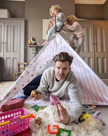 Simon Hooper z rodziną 