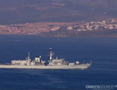 Miniatura: Brytyjski okręt na wodach Gibraltaru....