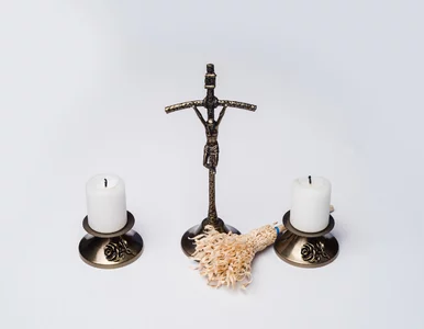 Miniatura: Kościelna i kucharka zamiast księdza....