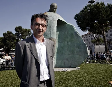 Miniatura: "Rzeźba Jana Pawła II nie musi być podobna...