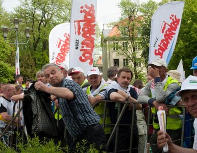 Miniatura: Solidarność zdobywa zaufanie Polaków
