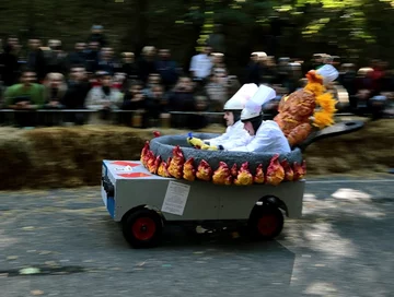 II Wyścig Mydelniczek Red Bull (fot. PAP/Tomasz Gzell)