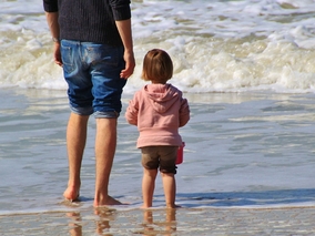 Miniatura: Polacy przepracowani? Większość chciałaby...