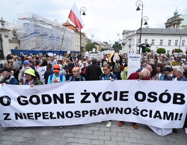 Miniatura: Niepełnosprawni protestują w Warszawie....