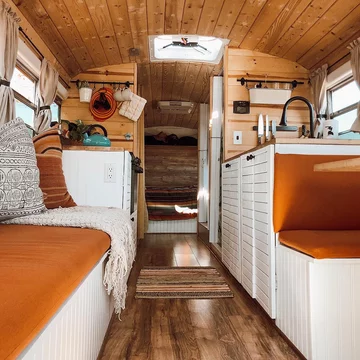 Tyler Hjorting, Lexi O’Brien i ich dom na kółkach 