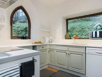 Kaplica przerobiona na apartament 