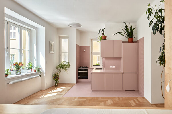 Miniatura: Małe mieszkanie w kolorze różowym, projekt...